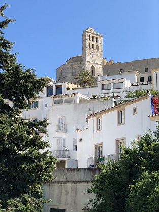 looking up to Catedral de Santa María de las Nieves in Ibiza old town 313x418 looking up to Catedral de Santa María de las Nieves in Ibiza old town
